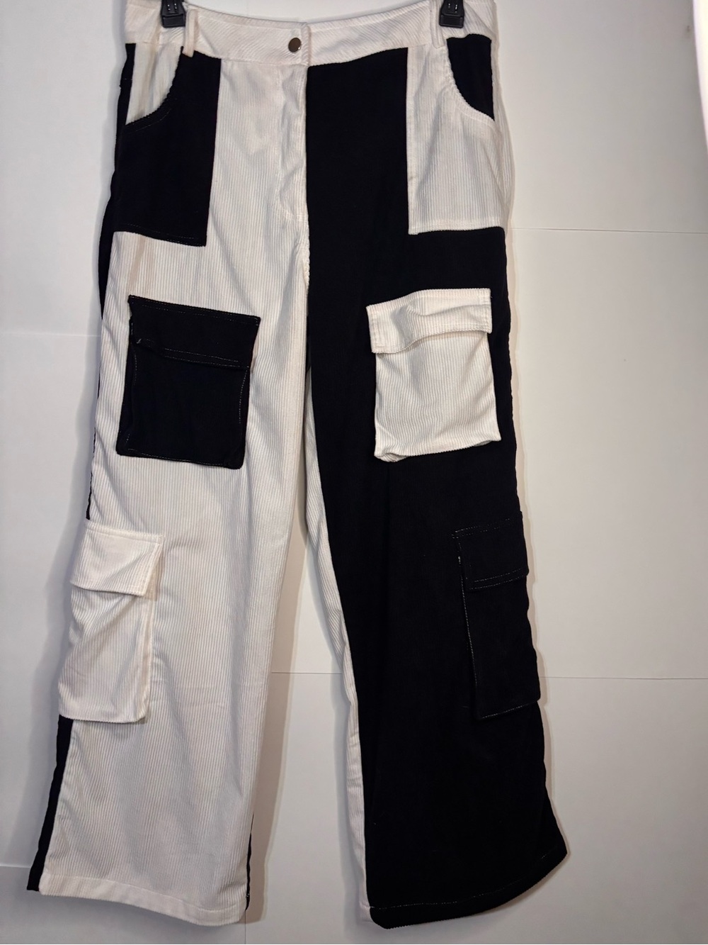 Colorblock Cargo Pants - Picture 2 of 15